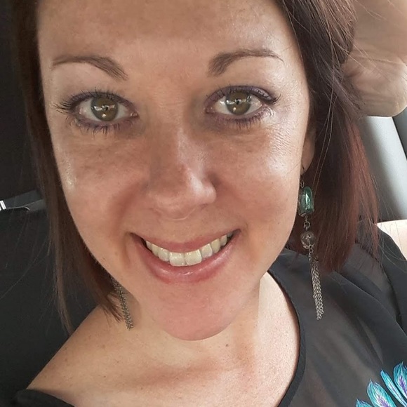 Meet your Posher, Michelle - Picture 1 of 1
